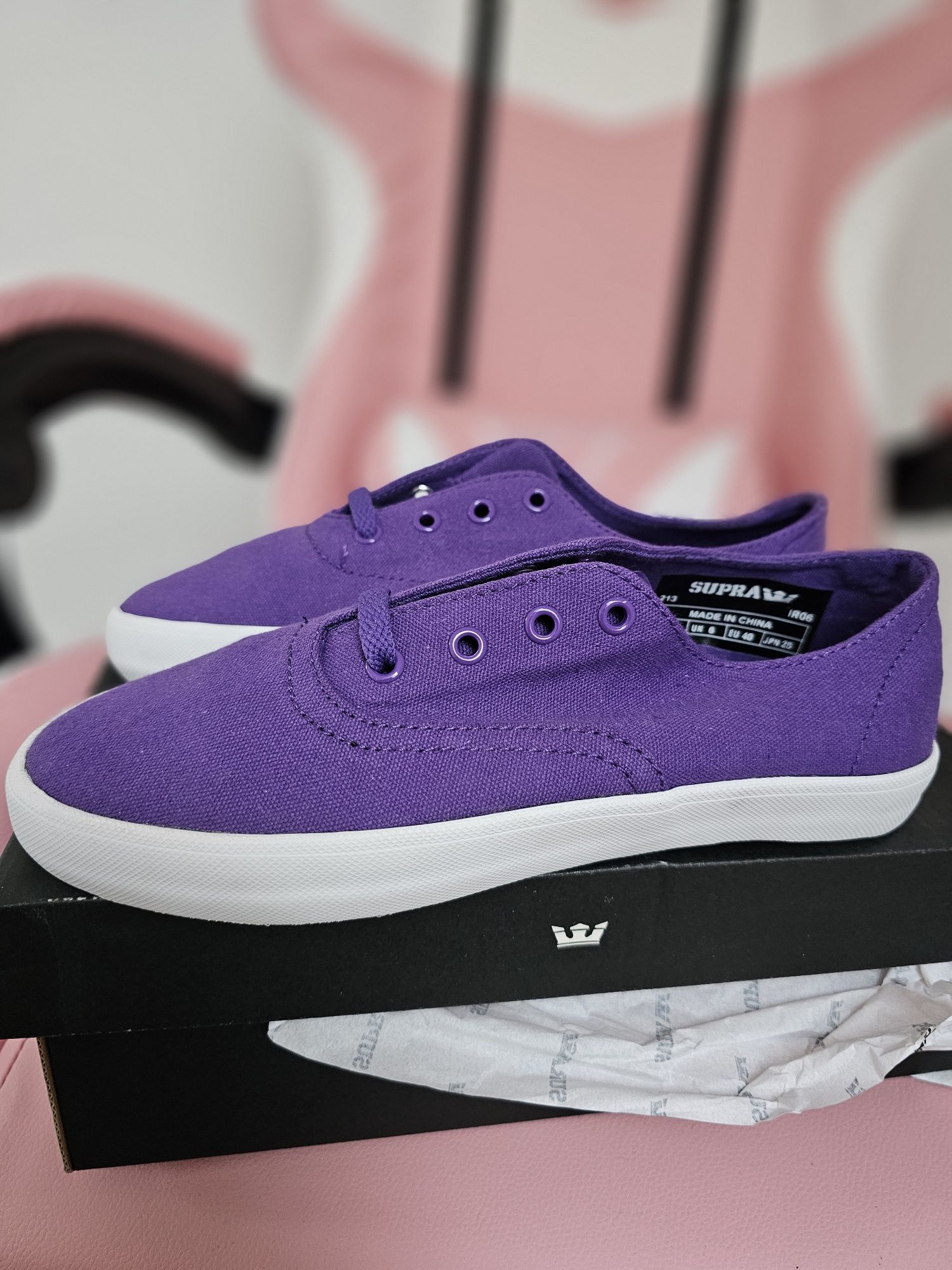 Buty nowe Supra eu40 purpurowe z wada