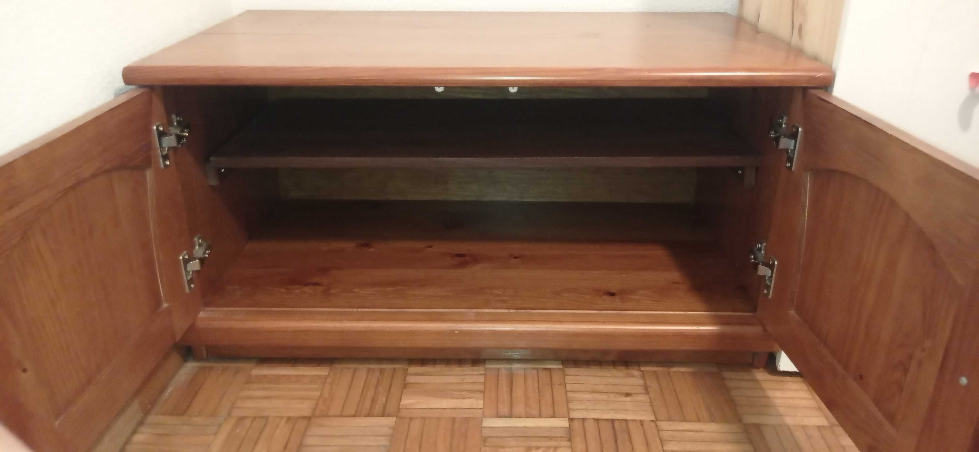 Móvel TV 2 portas. Usado