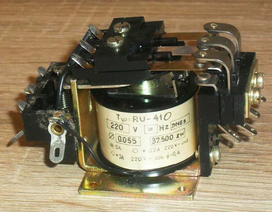Przekaźnik elektromagnetyczny LUMEL RU-410, 5 A / 220 V, cewka 220 VDC