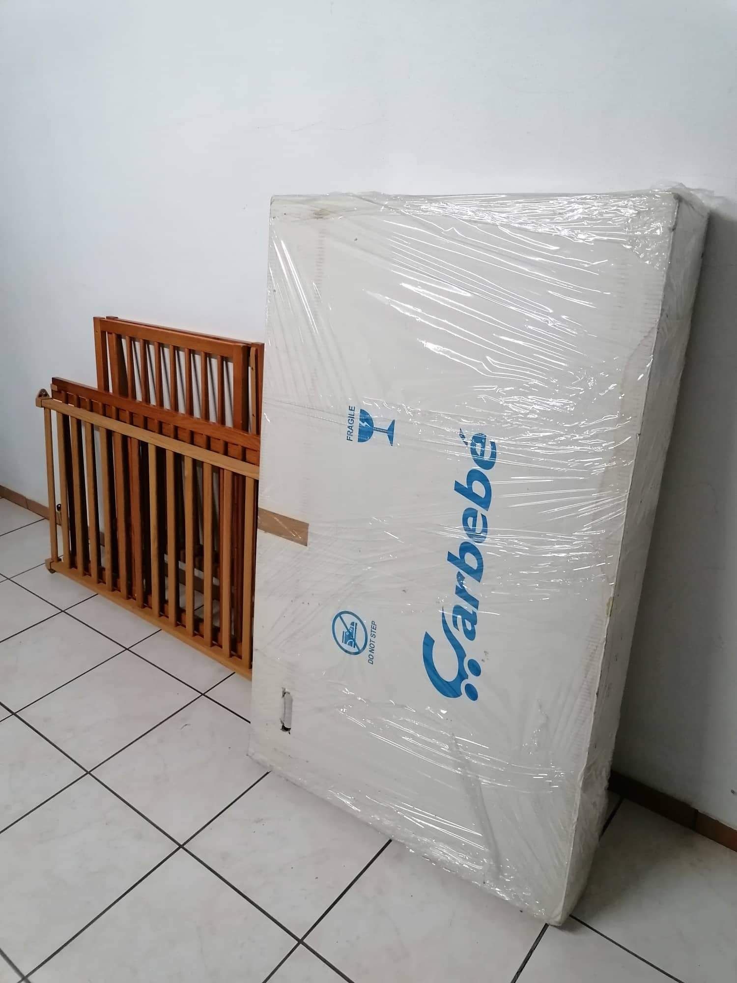 Cama de criança  em bom estado com pouco uso.