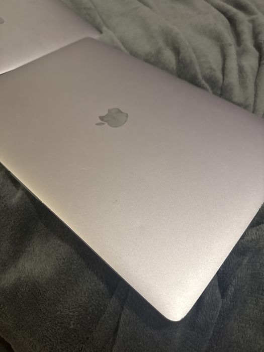 MacBook Pro 16” (2019) – Intel Core i9, 16 GB RAM, 1 TB SSD