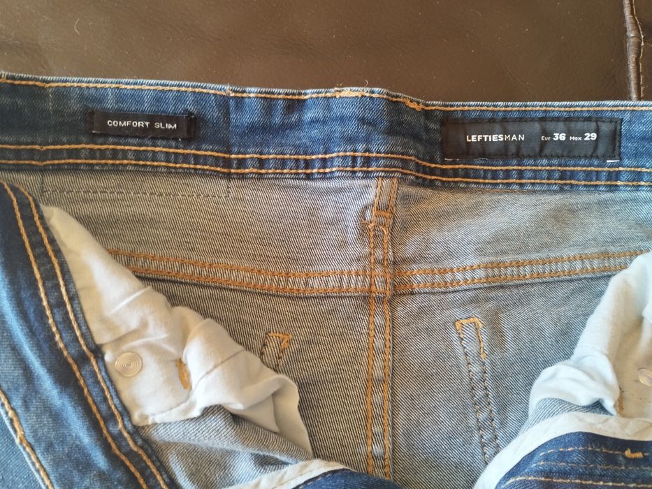 Calças de ganga novas