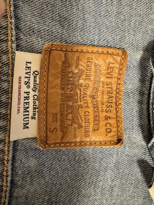 Продам джинсову куртку Levis в ідеальному стані, розмір S