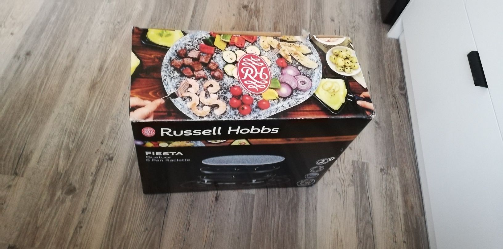 Grill elektryczny Russell Hobbs