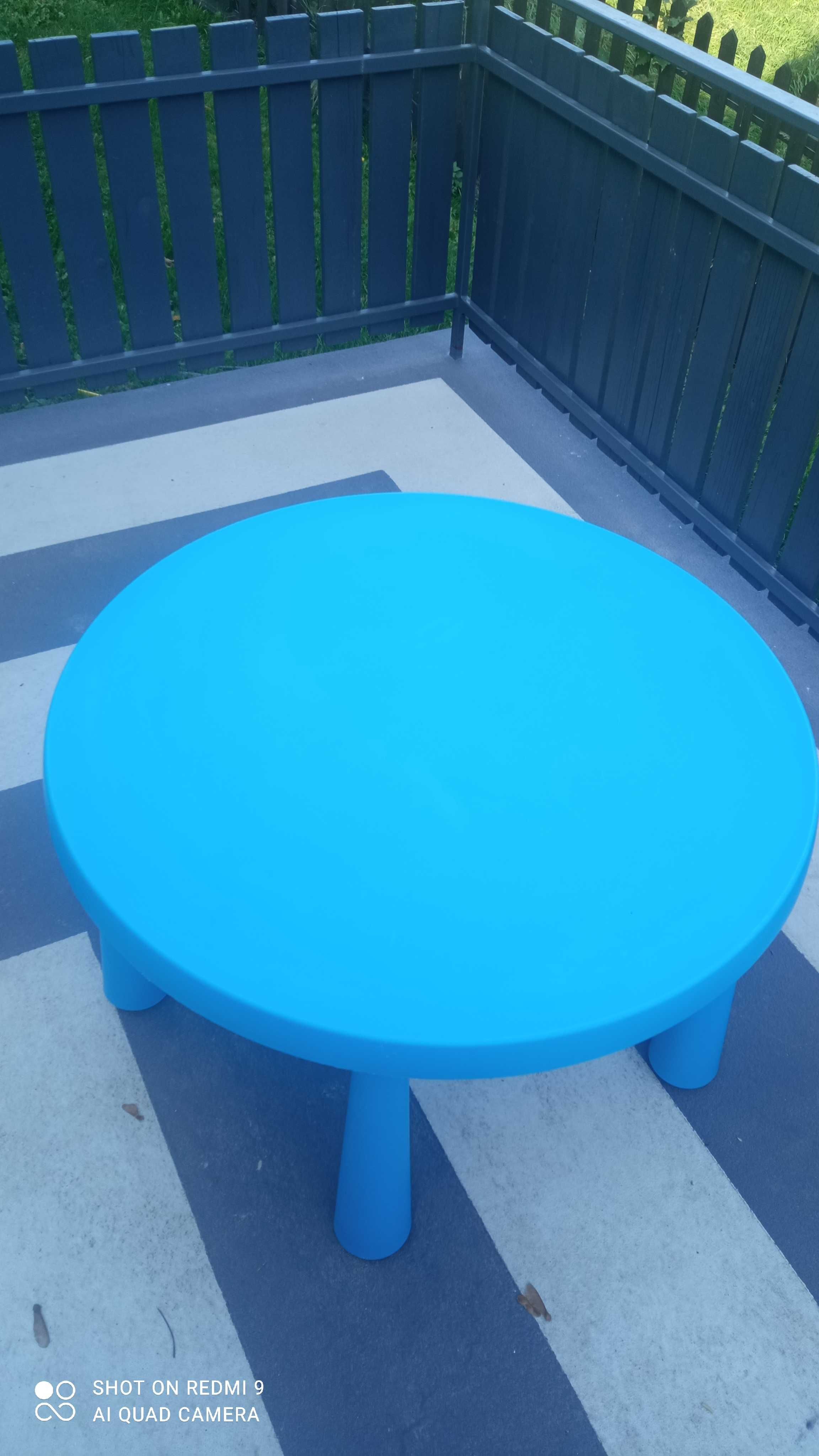 Sprzedam niebieskie okrągłe stolik mammut z Ikea