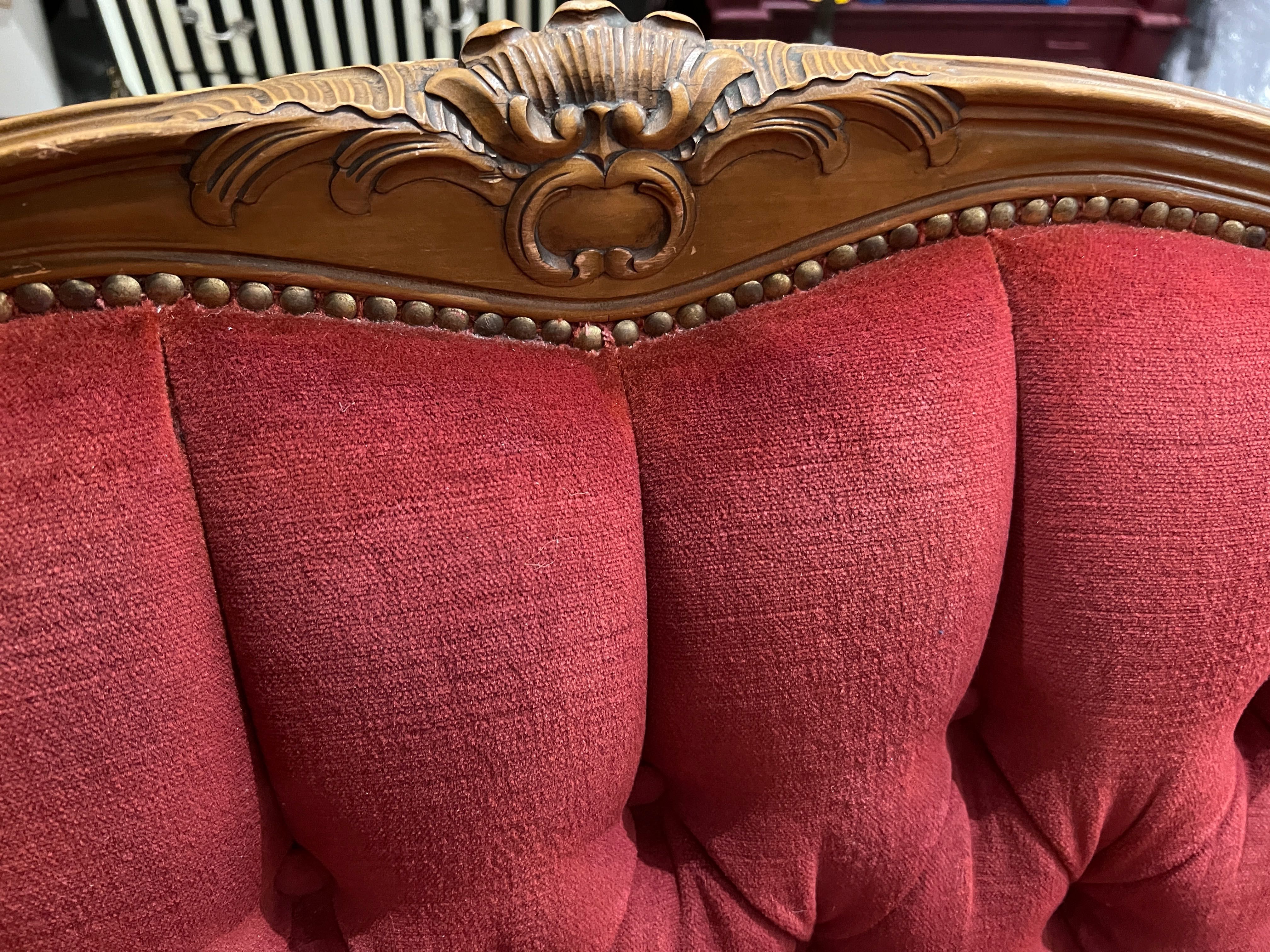 Zestaw wypoczynkowy w stylu Ludwika XV – sofa i dwa fotele
