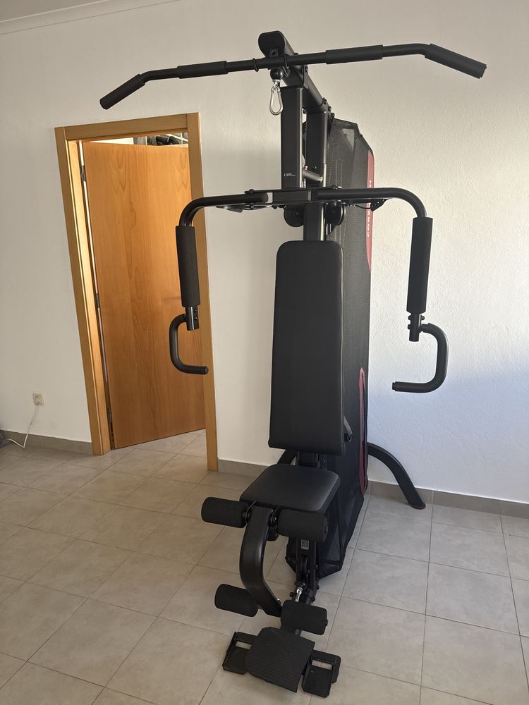 Vende-se aparelho de ginástica, completo. Esta novo, compramos , mas