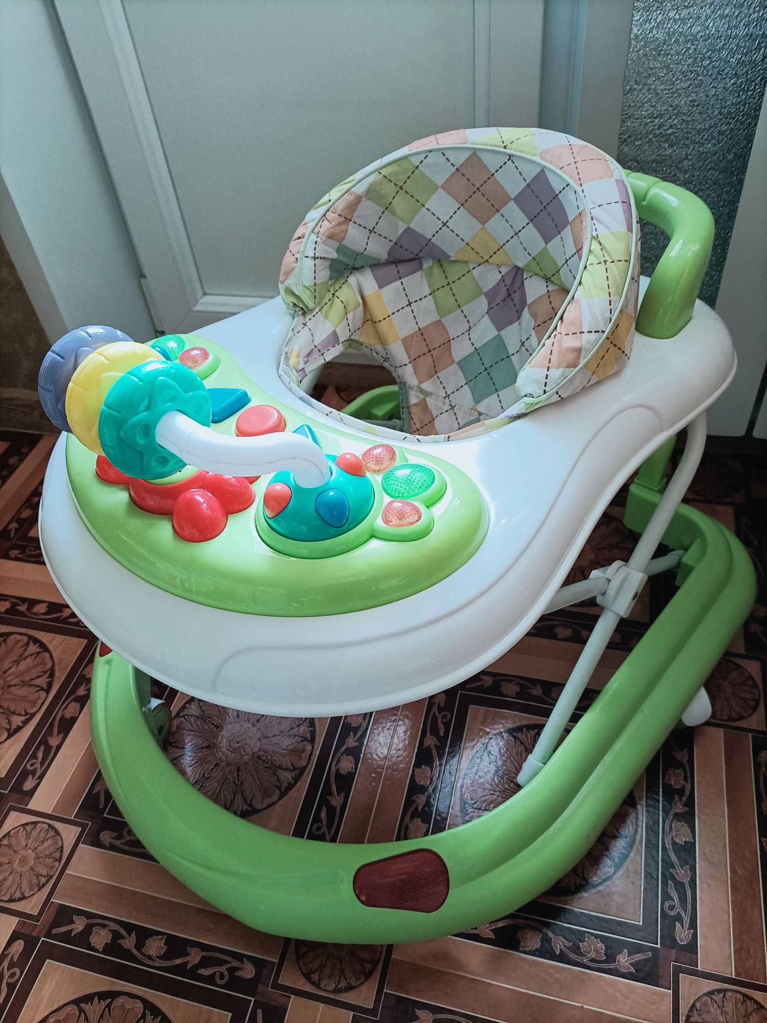 Продам  детские ходунки Carrello