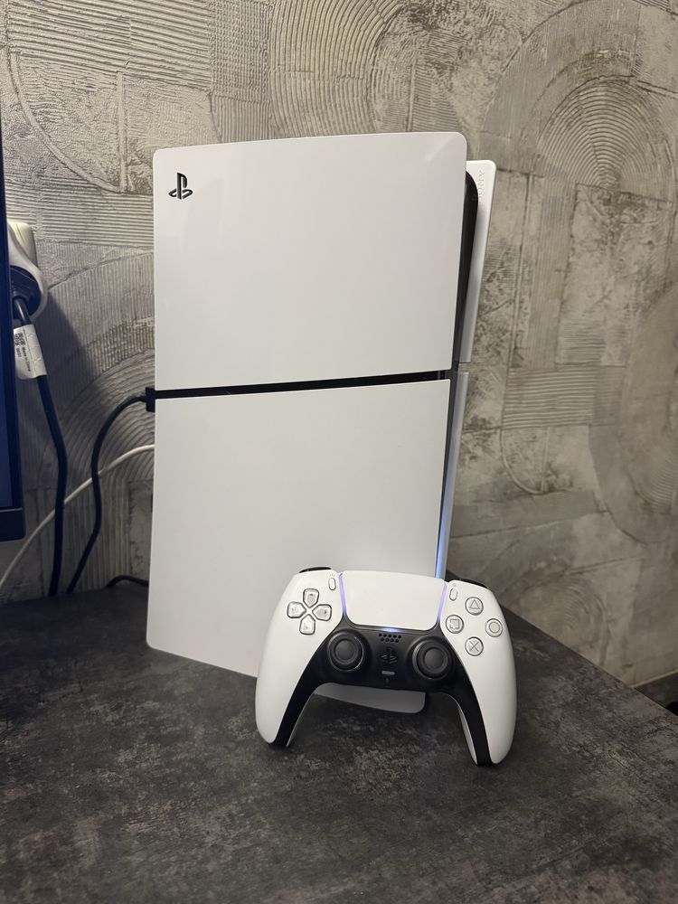 Продам PS5 slim digital edition 1tb
