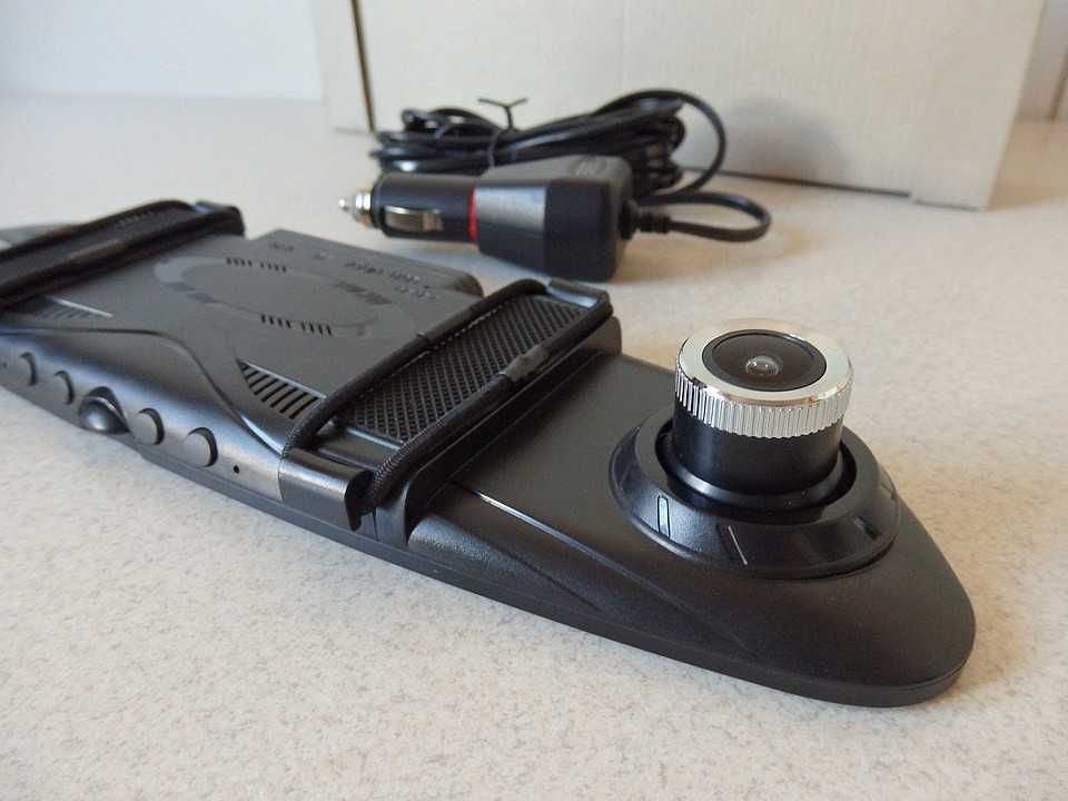 VORDON DVR-190 – lusterko, wideorejestrator i kamera cofania,
