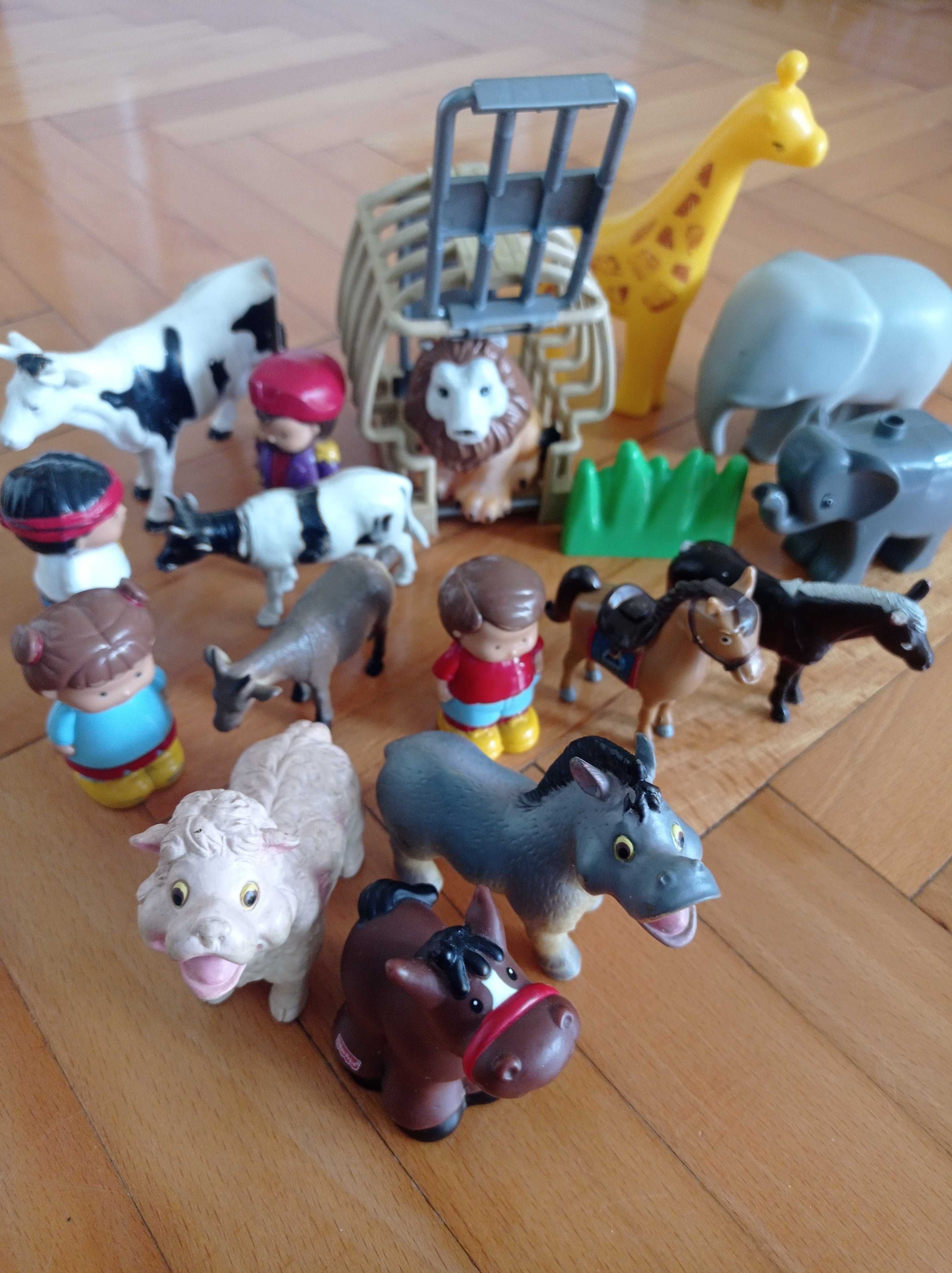 Figurki zwierząt konie, osioł, koza, krowy, lew w klatce