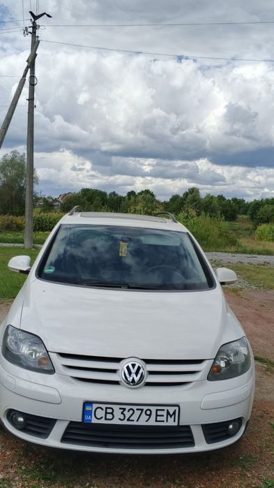 Автомобіль Volkswagen гольф плюс 5