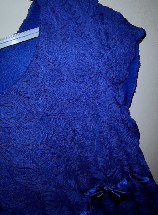 Sukienka chabrowa/ciemno niebieska z różami U.Szyk Stan Bdb r 46/XXXL