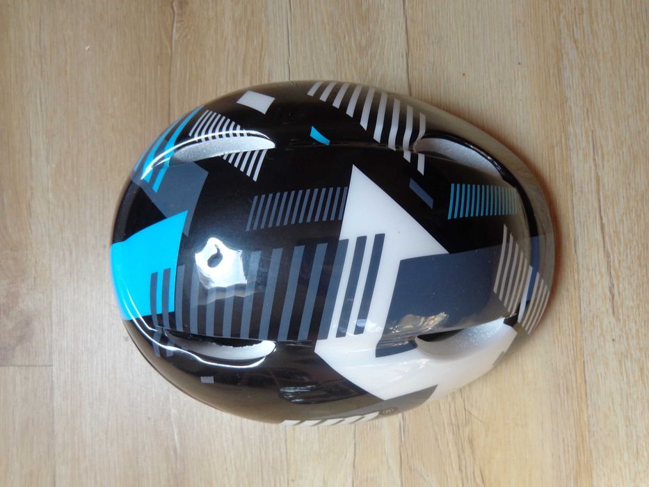 Zestaw - Deskorolka, kask, ochraniacze, pokrowiec - nieużywane