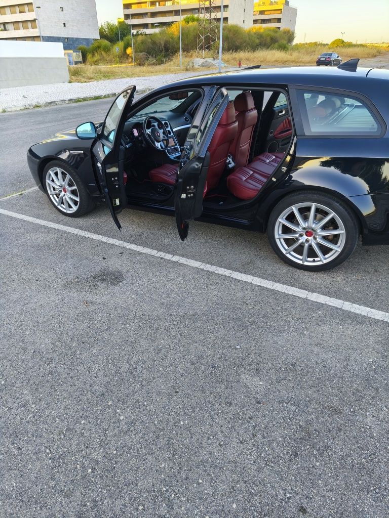 ALFA ROMEO 159 SW 2.4 JTDm 200+ CV - NACIONAL  
Morada: