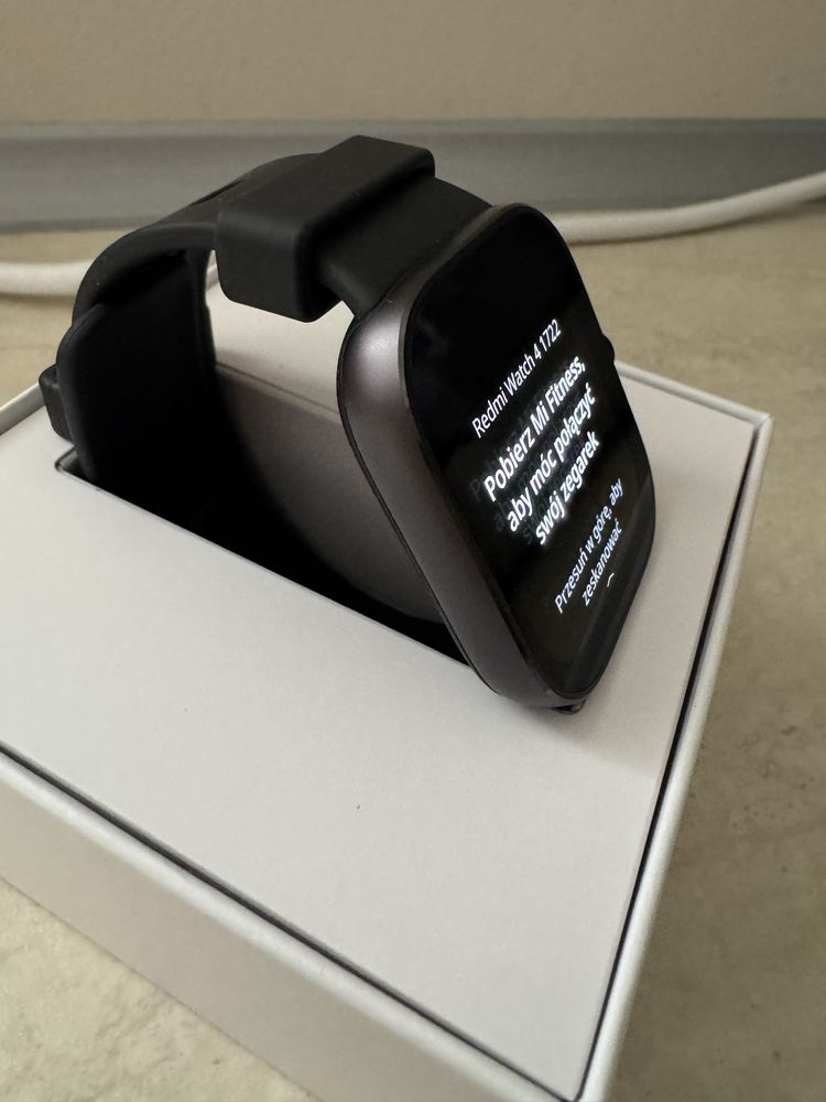 Sprzedam smartwatch Redmi Watch 4 w kolorze czarnym