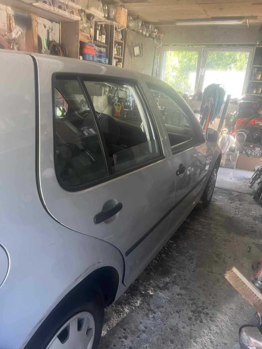 Wszystkie części VW Golf IV 1.4pb kod lakieru: LB7Z