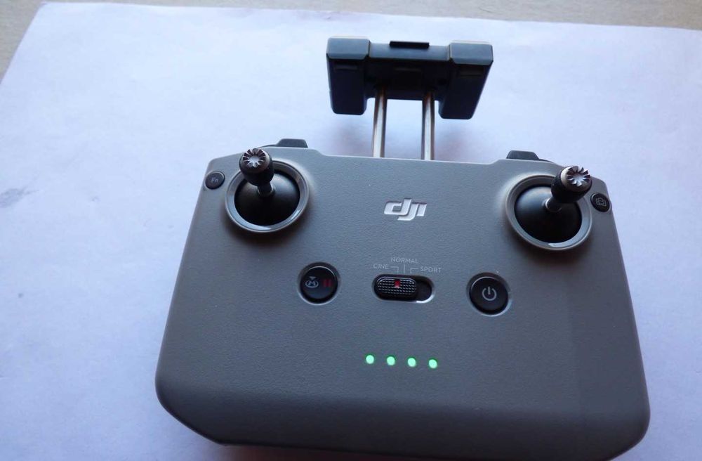 Emissor DJi Mini 2/Mini 2 SE. Model RC231; Ler anuncio
