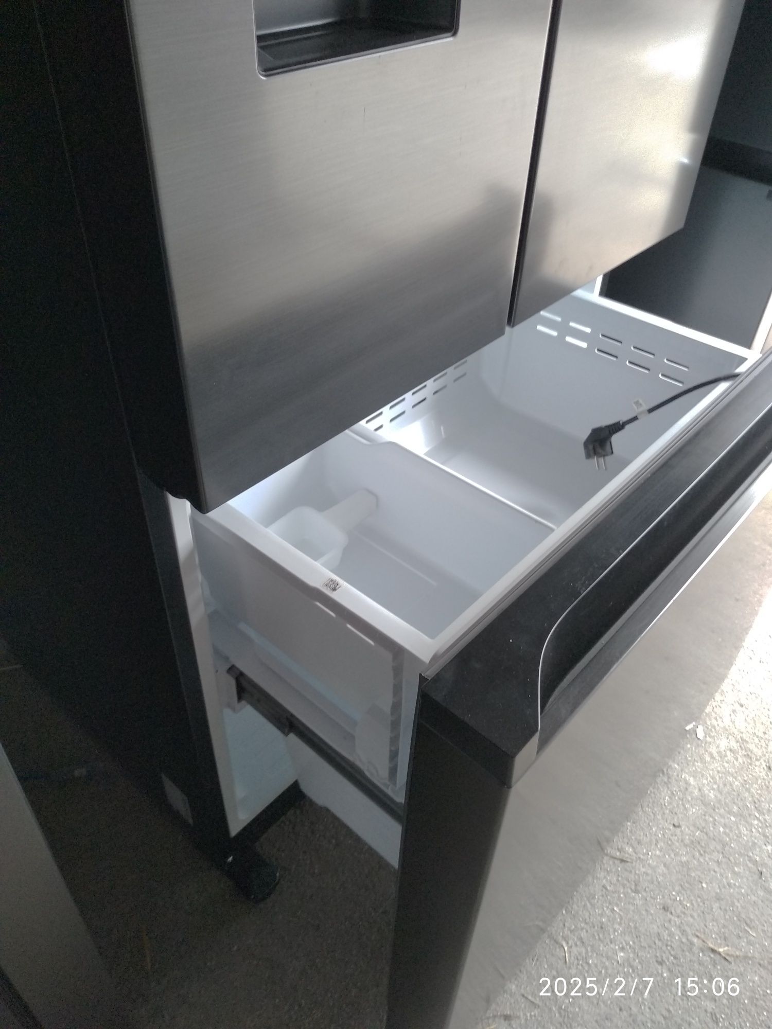 OUTLET Janki ul Wspólna 6 Lodówka SAMSUNG RF50C530EB1 EO Side by Side