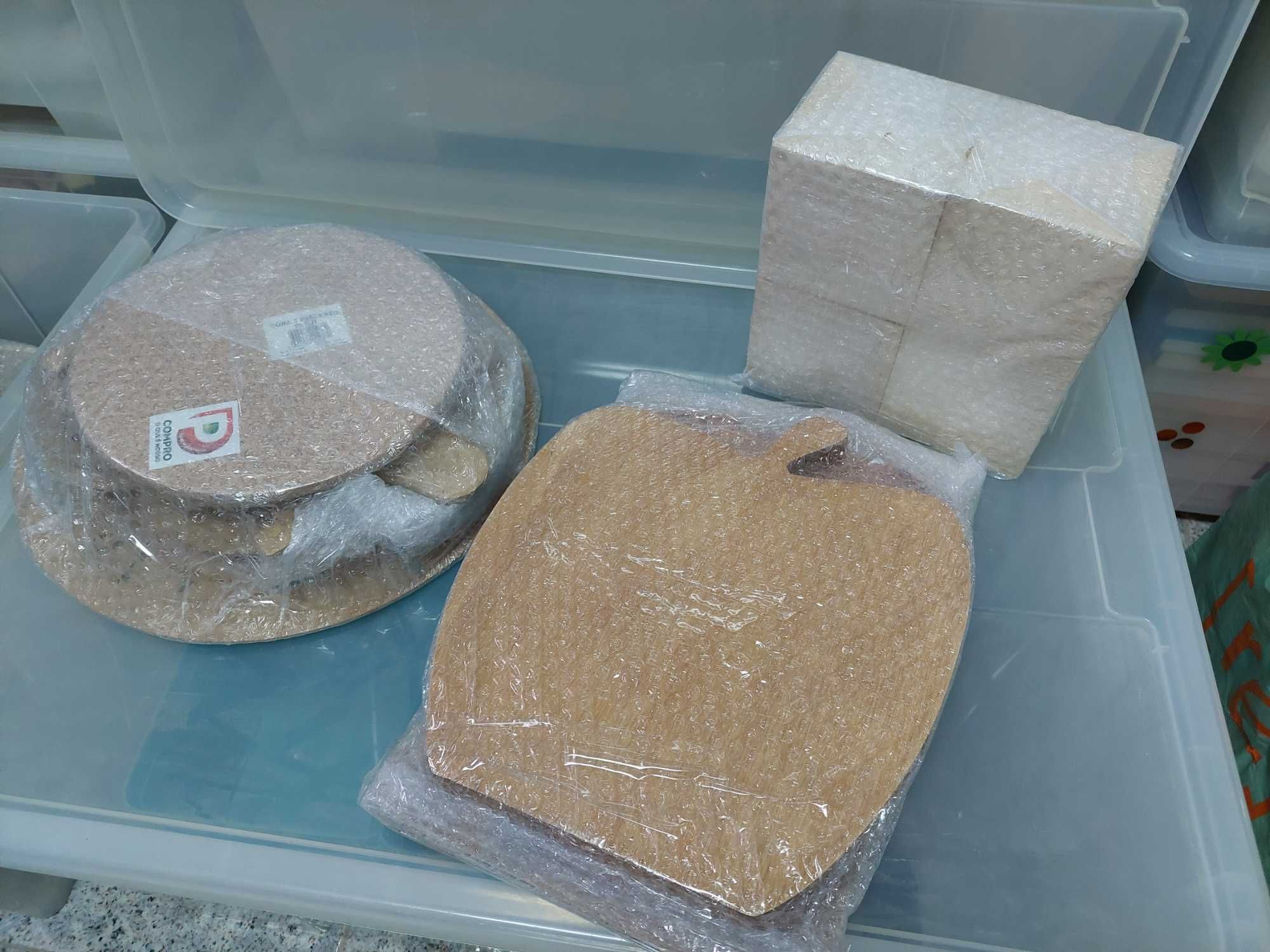 Vendo lote surpresa de peças de madeira para decorar. Novo.