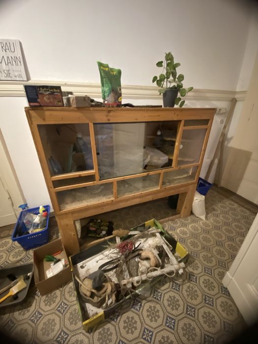 Duze terarium drewniane z wyposażeniem