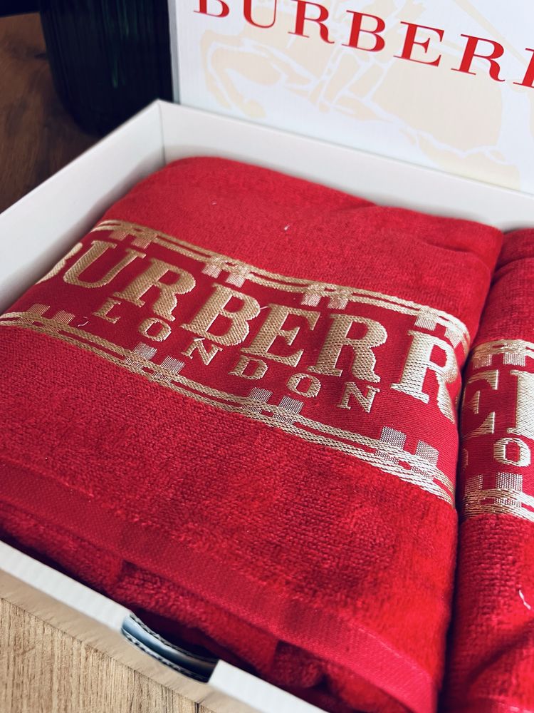 Recznik  pudelko  burberry