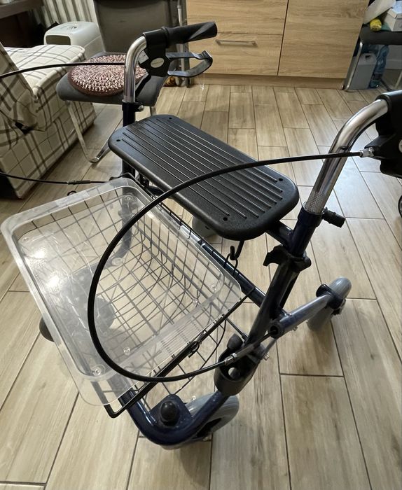 Chodzik dla seniora balkonik Z siedziskien  NA KÓŁKACH REHABILITACYJNY