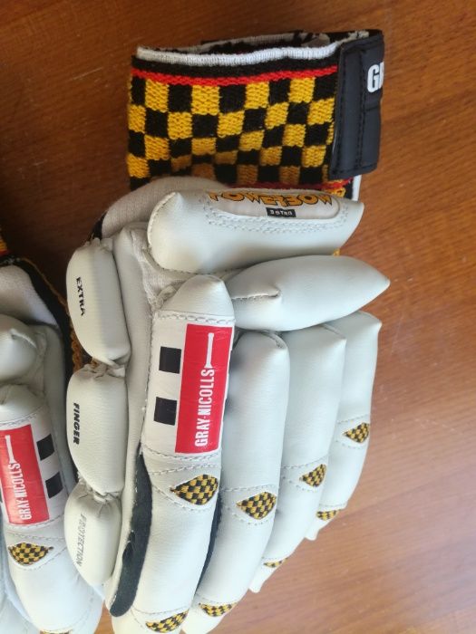 Rekawice Powerbow Gray Nicolls nowe krykiet