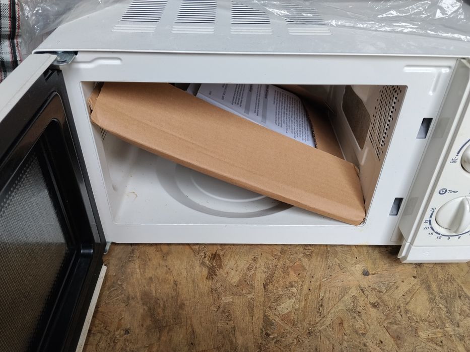 Мікрохвильова піч Gorenje MO 20 MW