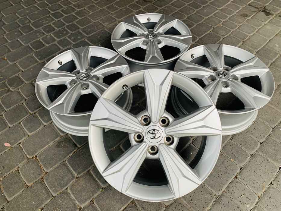 Oryginalne alufelgi toyota chr 17 cali tpms