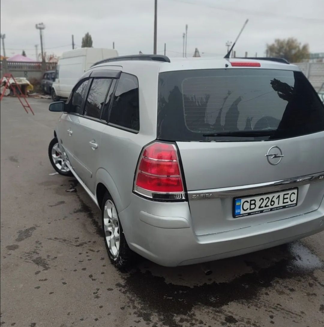 Opel Zafira B 2,2бензин
