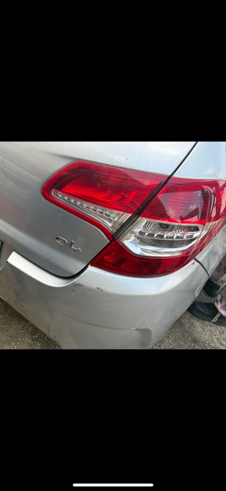 Farol tras direito citroen c4 II