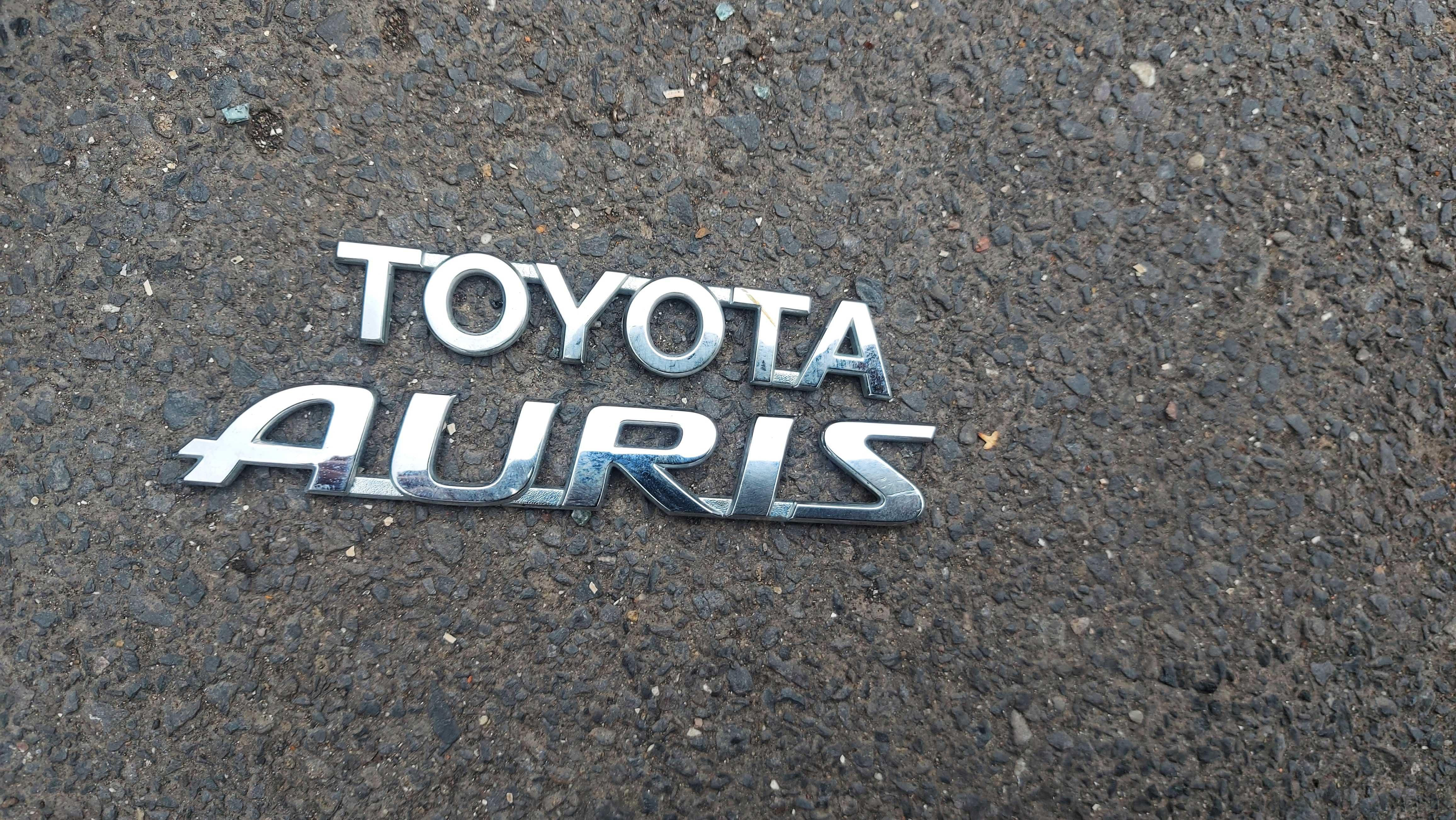 Toyota Auris II napis tylny z klapy FV FV części/dostawa