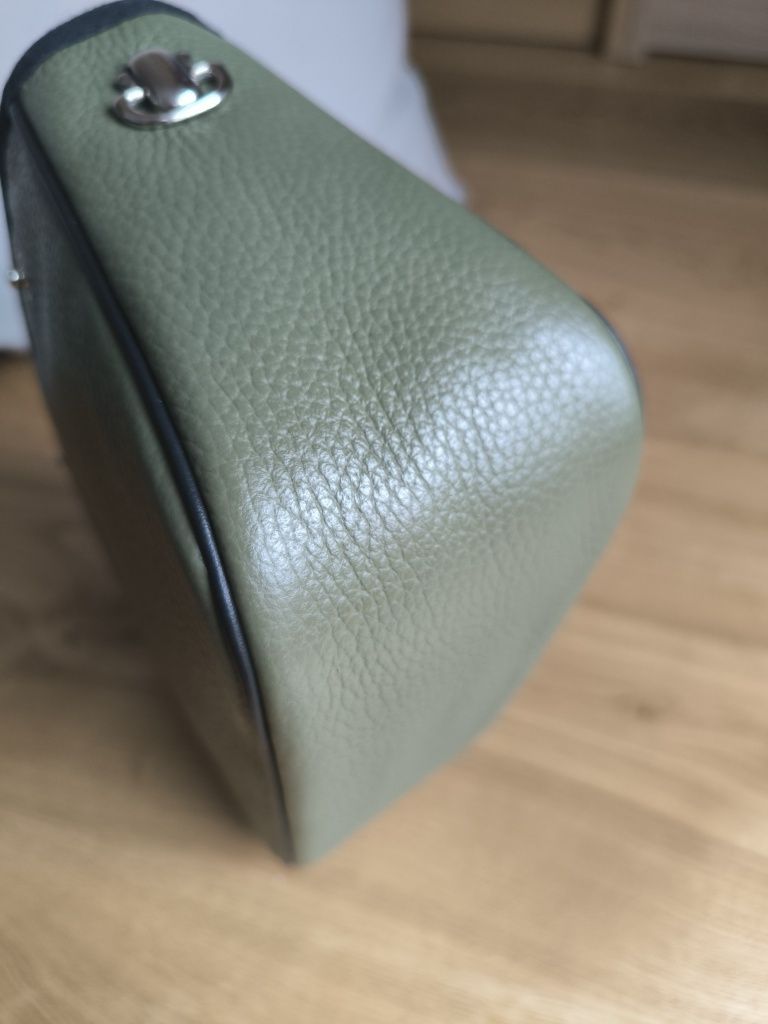 Torebka z klapką Smart lux Farbotka