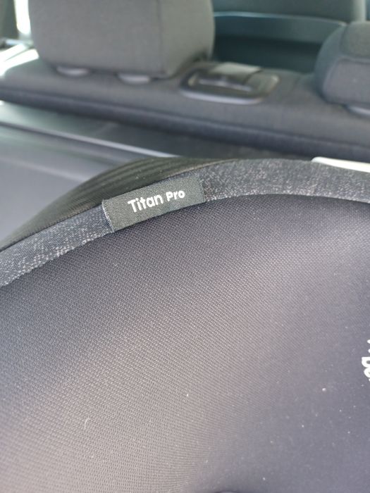 Cadeira Auto Bébé Confort Titan Pro 2018 com Isofix