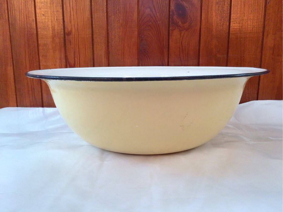 Миска - таз  емальована діам. 40см.,  алюмінієва діам. 45см..