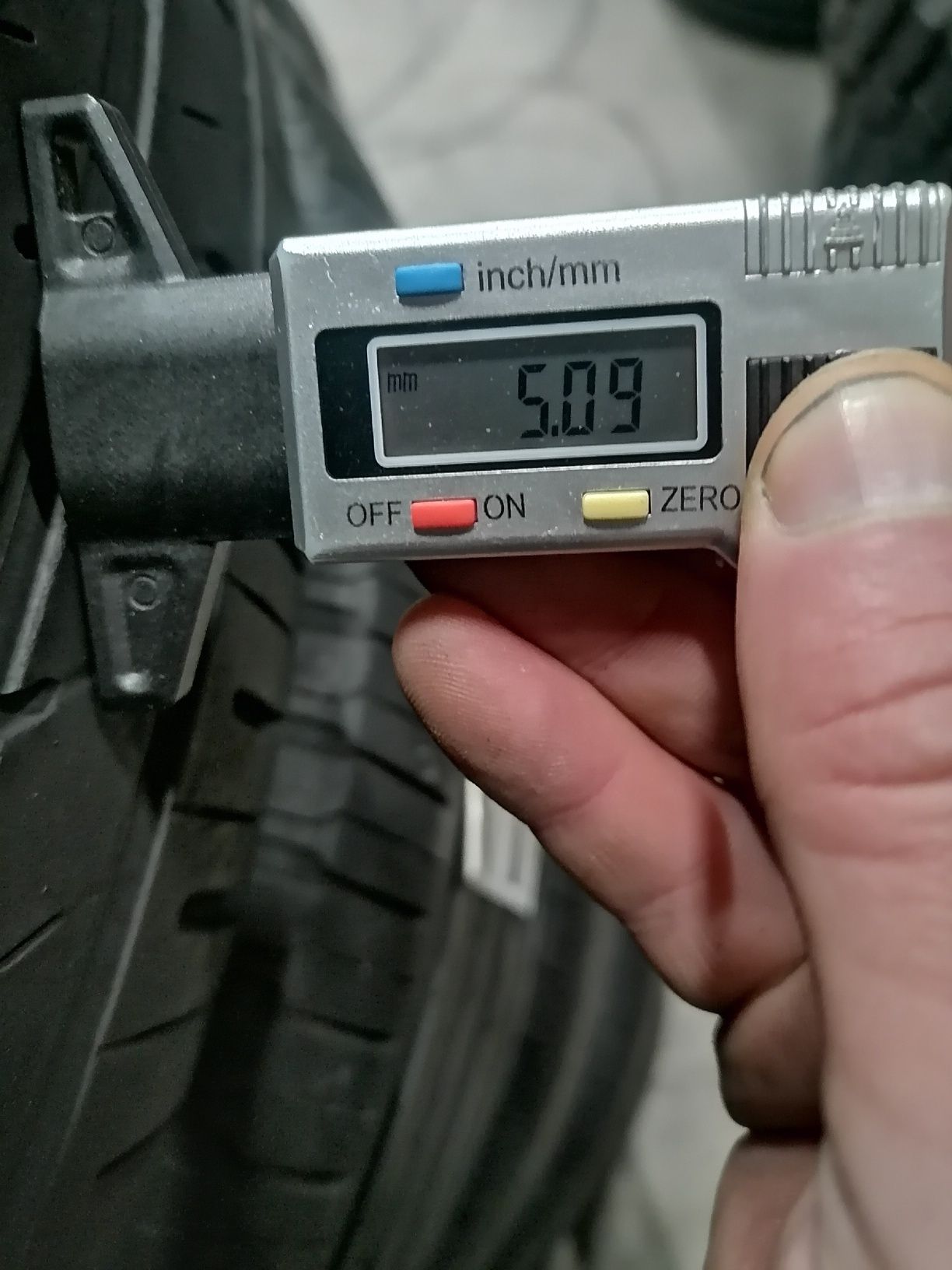 Літні Шини БВ 235/55 R18 HANKOOK Ventus S1 EVO2 SUV Склад