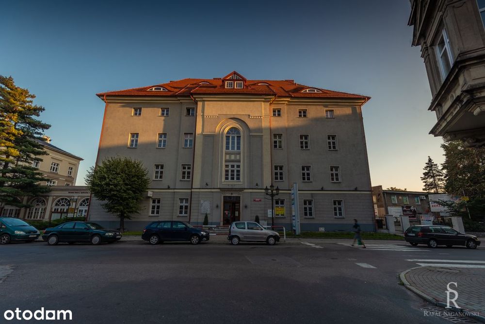 Przestronny lokal na wynajem 61m2 z parkingiem i windą