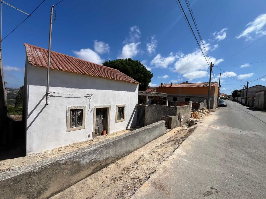 Moradia Independente com terreno no Gaio - Vimeiro Alcobaça
