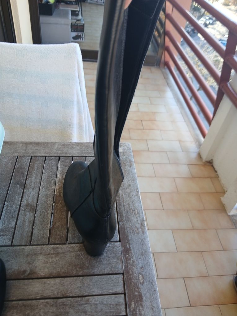 Botas cano alto pretas usadas 2 vezes
