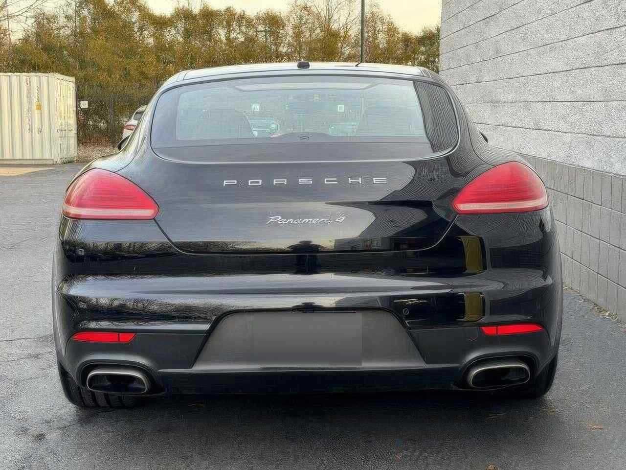 2016 Porsche Panamera