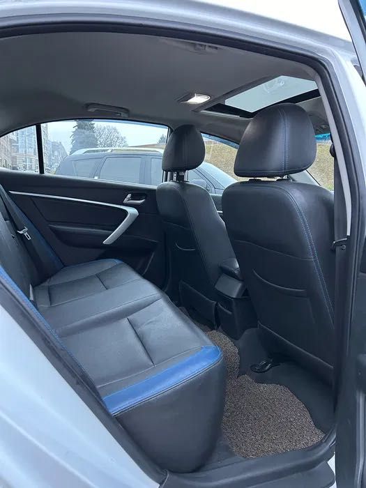 Аренда авто (электро) под такси, прокат для работы Geely EV300