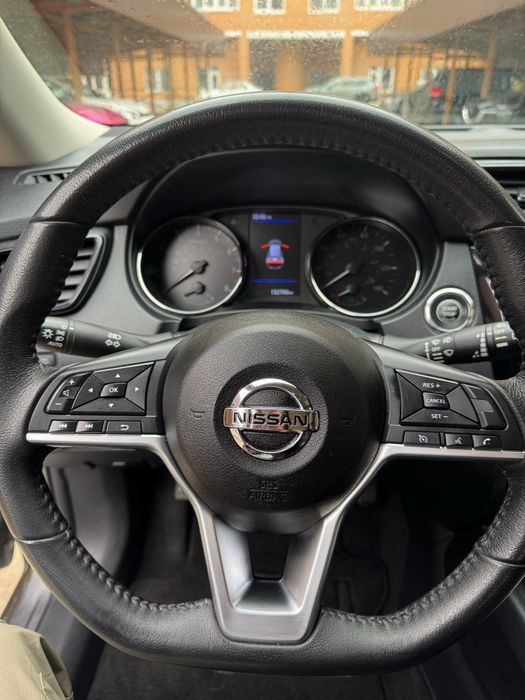 Продаю авто Nissan Rogue