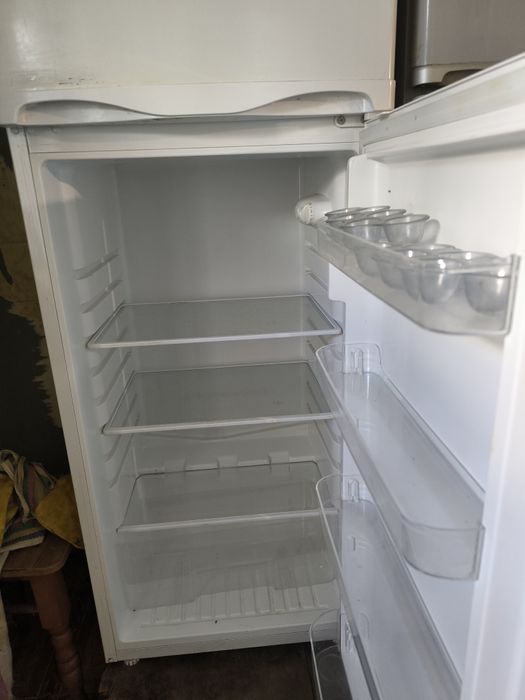 Холодильник Elenberg