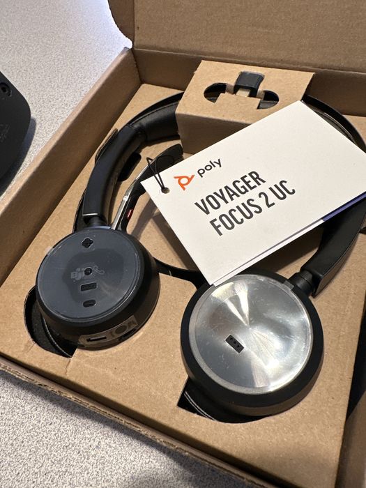 Headsets Poly Voyager Focus 2 Bluetooth - novos