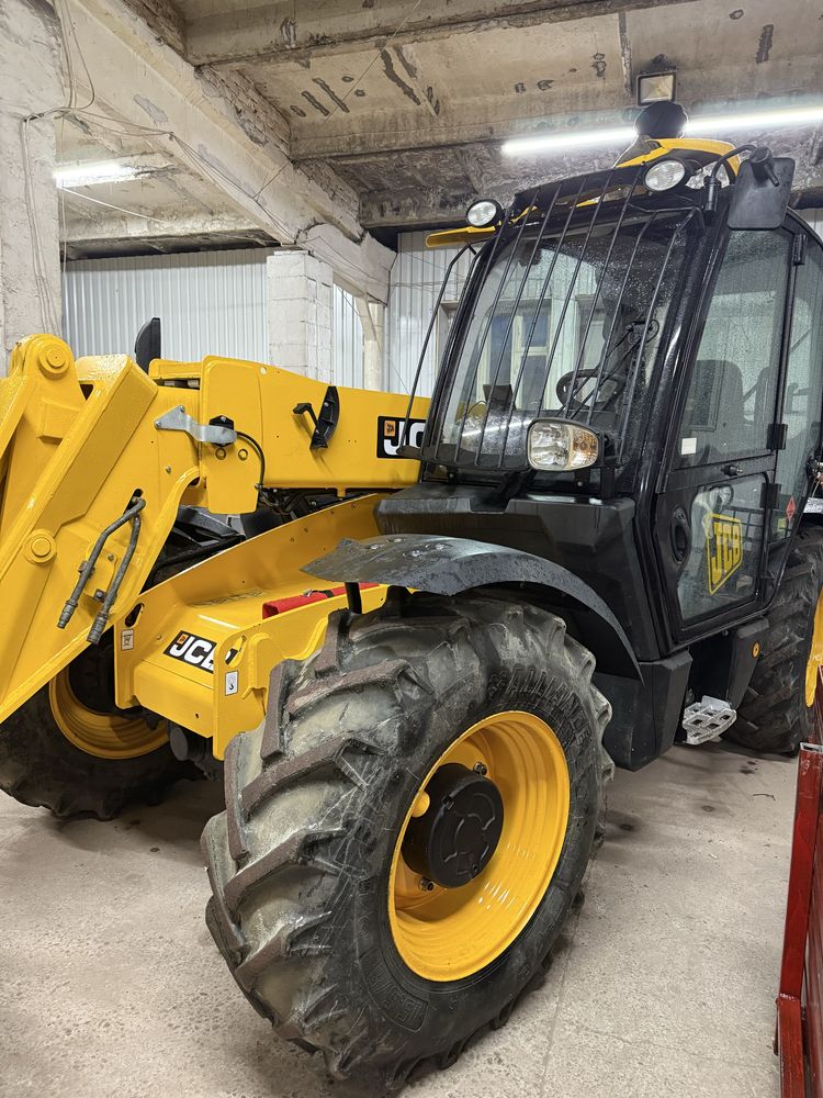 Послуги телескопічного навантажувача JCB 531-70