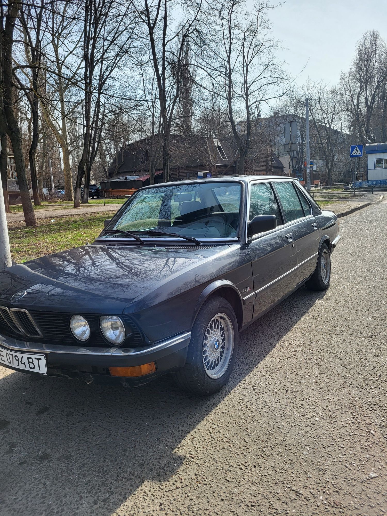 BMW 520i,бензин,требует внимания