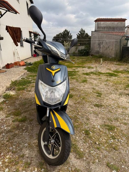 Moto eletrica Com BAG 45km autonomia