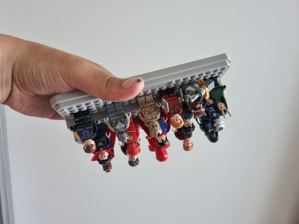 Lego Gablotka na figurki, ramka naminifigurki szara