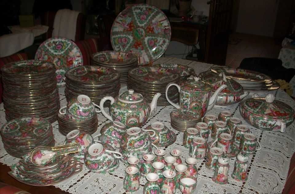 Serviço Jantar, Chá, Café 155 peças, decoração Mandarim (XIX)-SEM USO